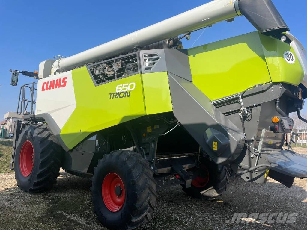 CLAAS TRION 650 Kombajni