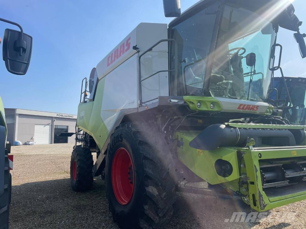 CLAAS TRION 650 Kombajni