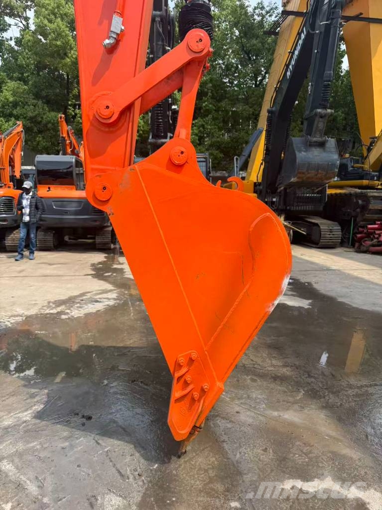 Hitachi ZX 200-3 G Bagri goseničarji