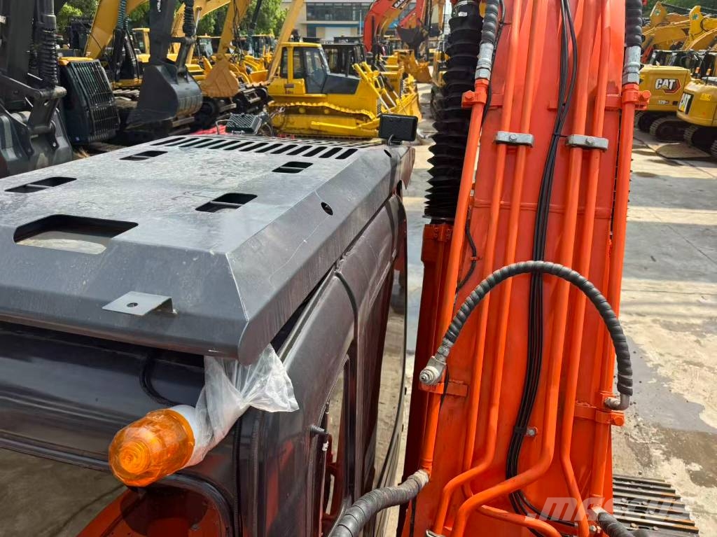 Hitachi ZX 200-3 G Bagri goseničarji