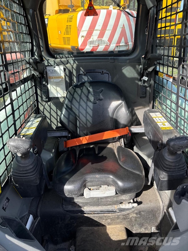 Bobcat S 450 Lietoti riteņu kompaktiekrāvēji