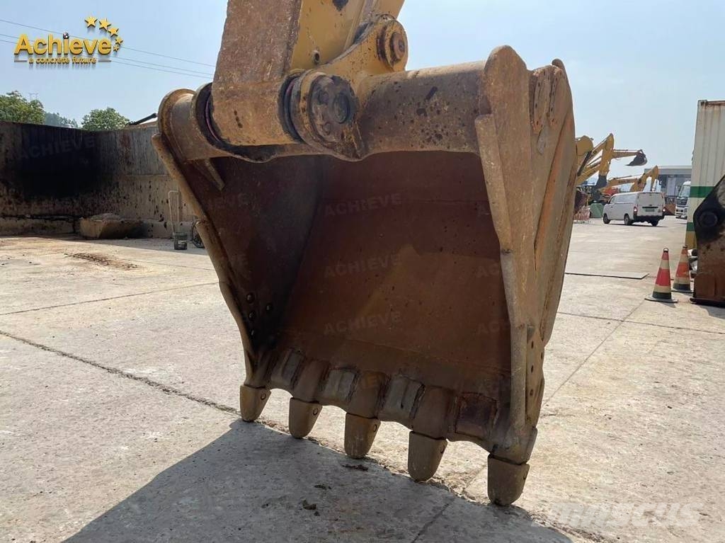 CAT 330 履带挖掘机