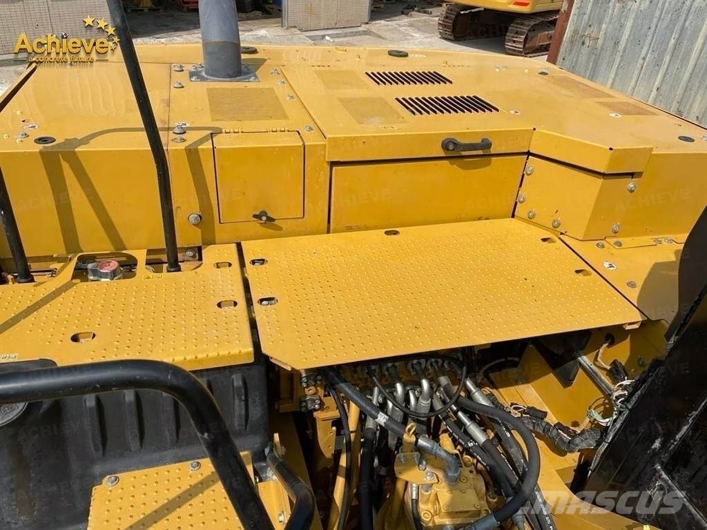 CAT 330 履带挖掘机