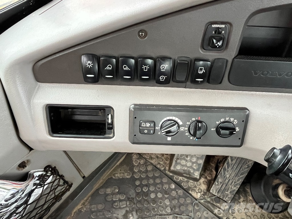 Volvo A30G ( Tail Door ) Belden kirma kaya kamyonu