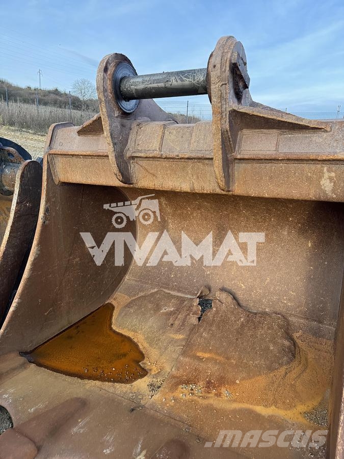 Hitachi ZX650LCH Raupenbagger