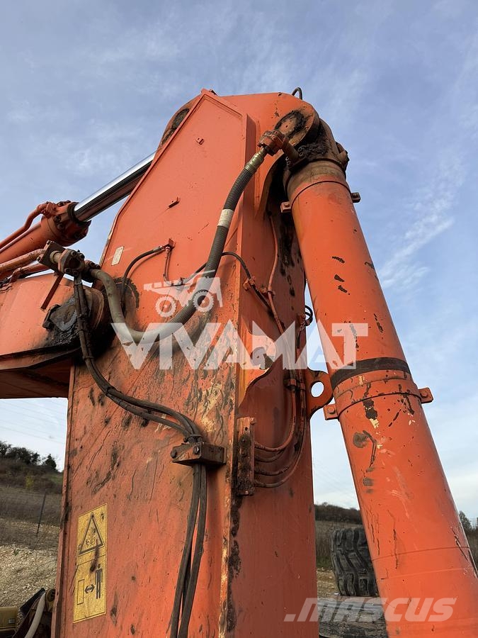 Hitachi ZX650LCH Raupenbagger