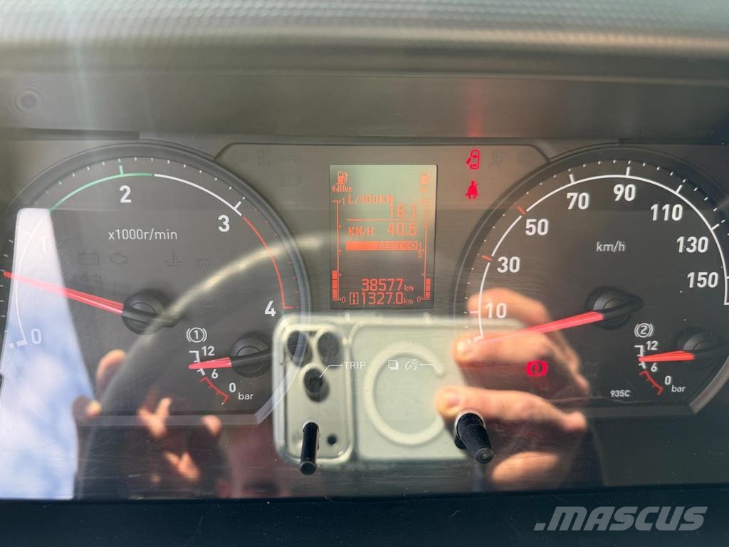 Renault D7.5 4X2 EURO6 + MANUAL + 38600KM!! Furgoonautod