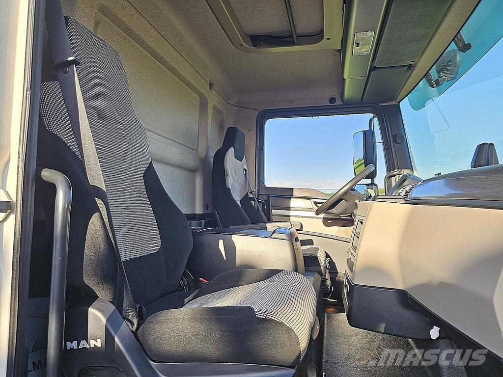 MAN 8.220 TGL PTO AIRCO WB305 Camion cabina sasiu