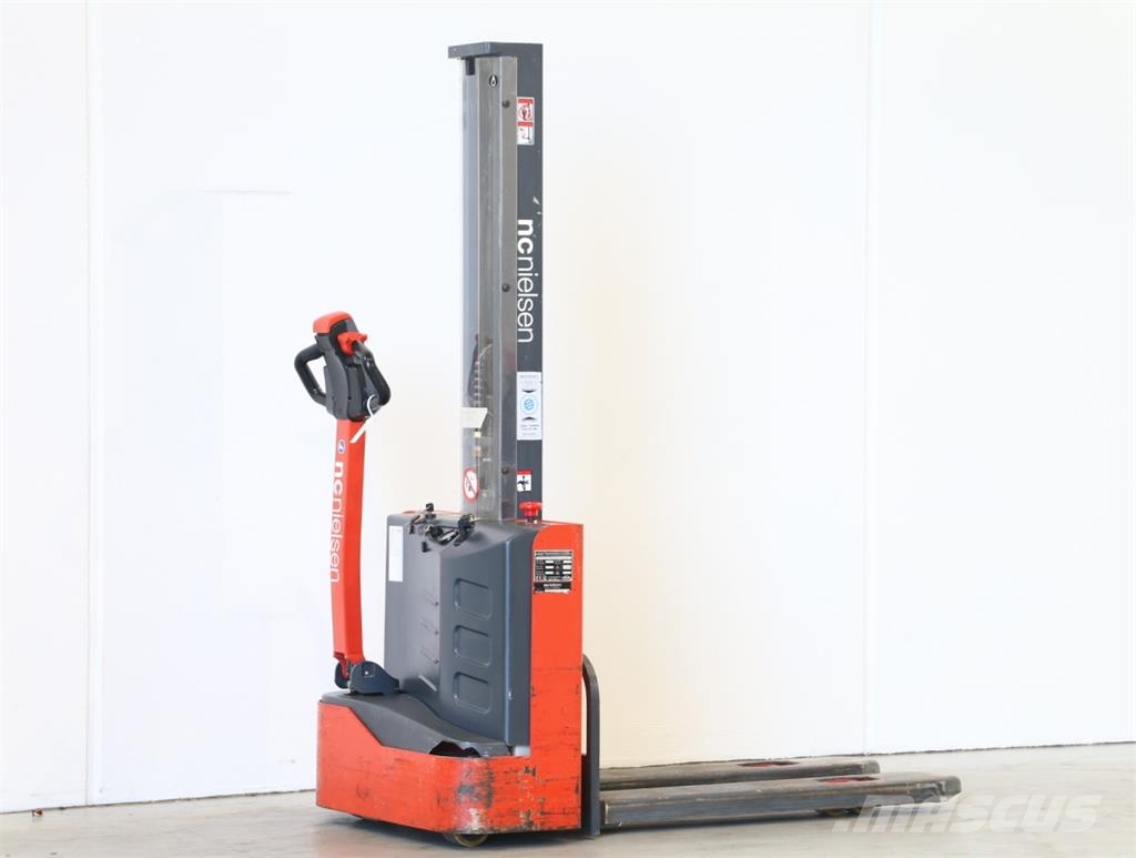 Linde MM10/1167-02 Meeloop stapelaar