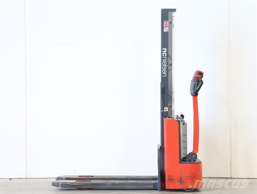 Linde MM10/1167-02 Meeloop stapelaar