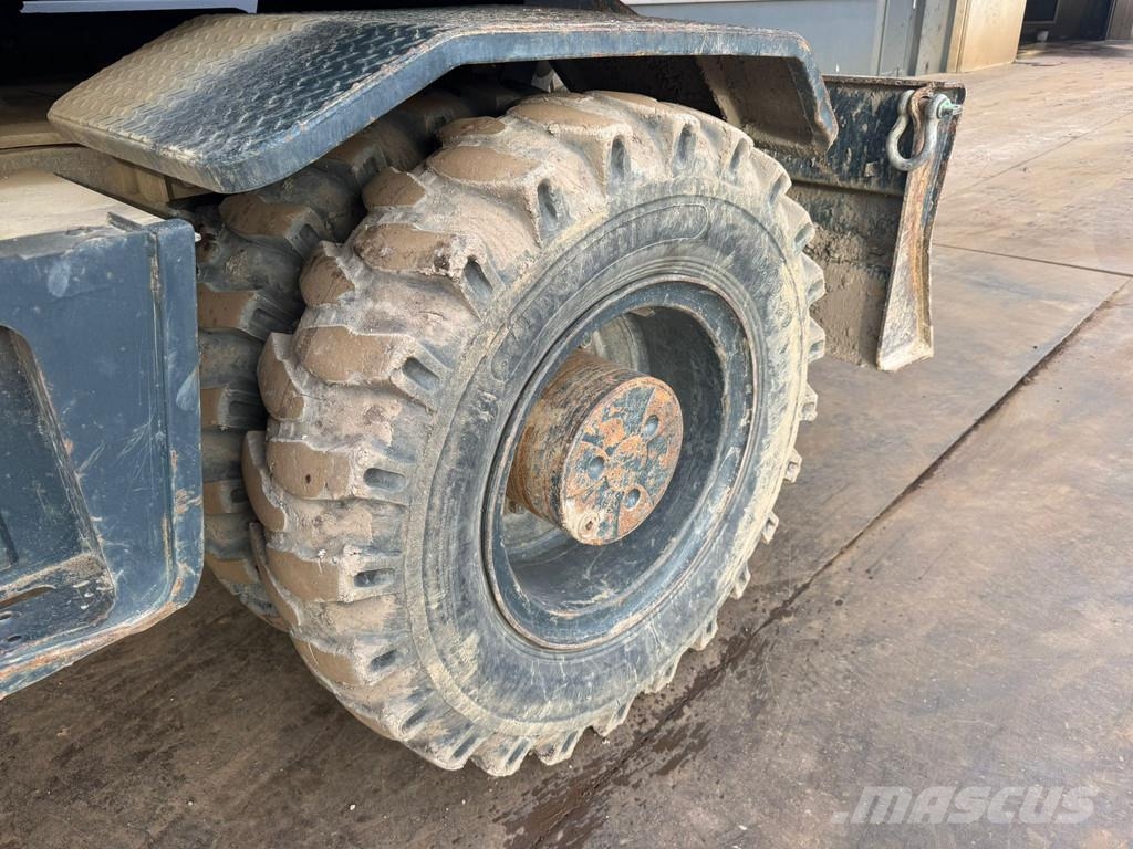 Hyundai Robex 180W-9A Lastik tekerli ekskavatörler