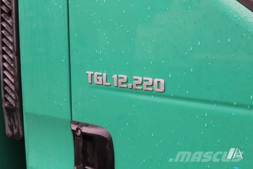 MAN TGL 12-220 - 008 Camiones caja cerrada