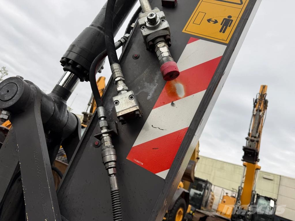 Volvo EW160E Wheeled excavators