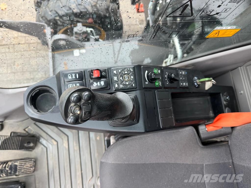 Volvo EW160E Wheeled excavators