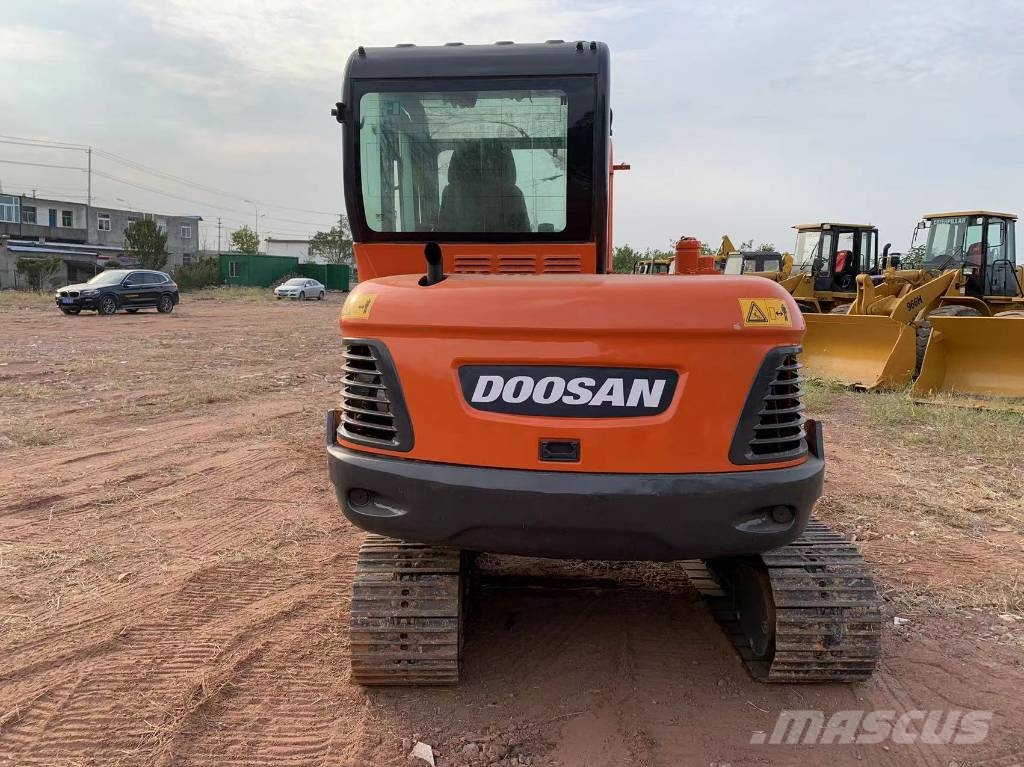 Doosan DX55 Mini bagri <7t