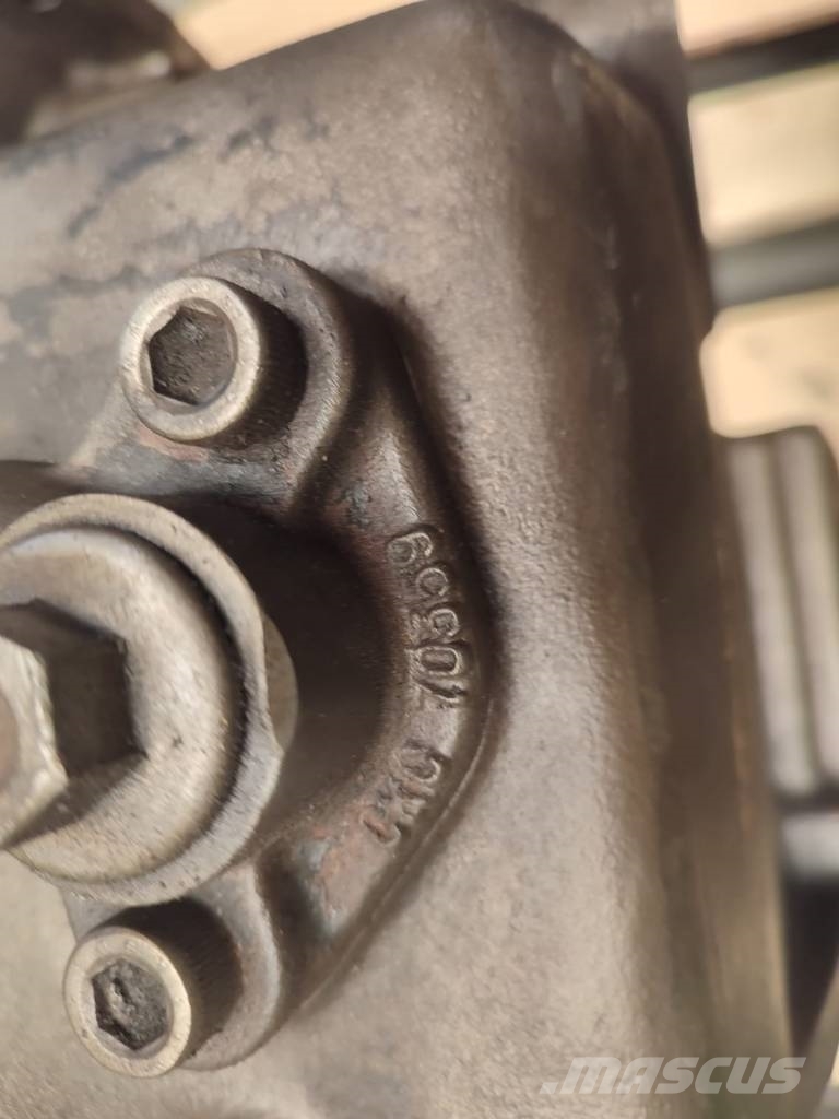 John Deere 3200 gearbox housing Getriebe