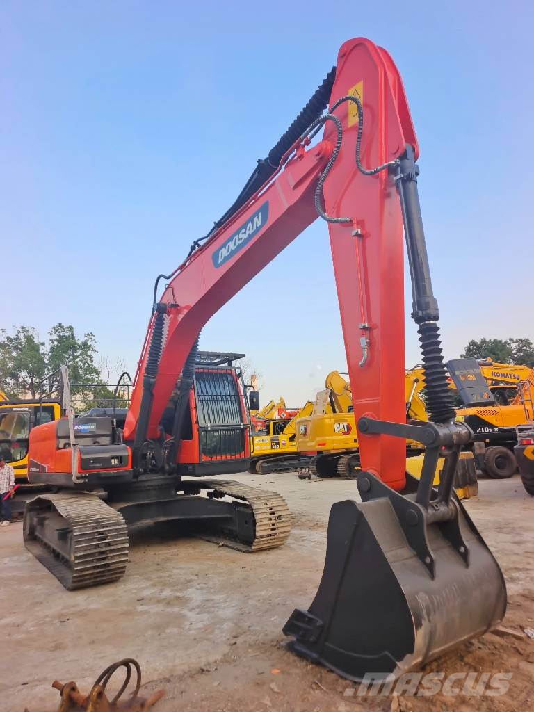 Doosan DX225LC-9C made in Korea Escavatori cingolati