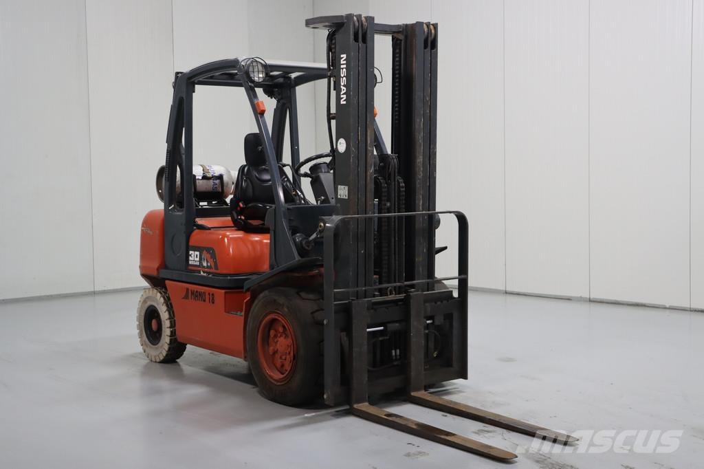 Nissan UGD02A30PQ Gāzes autoiekrāvēji (LPG)