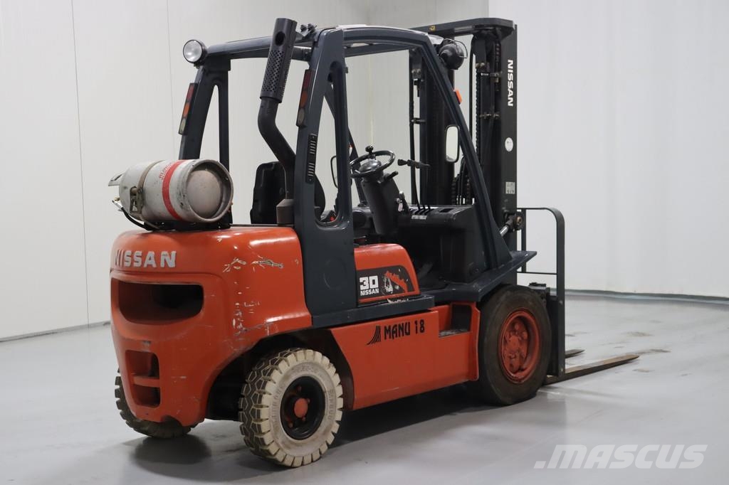 Nissan UGD02A30PQ Gāzes autoiekrāvēji (LPG)