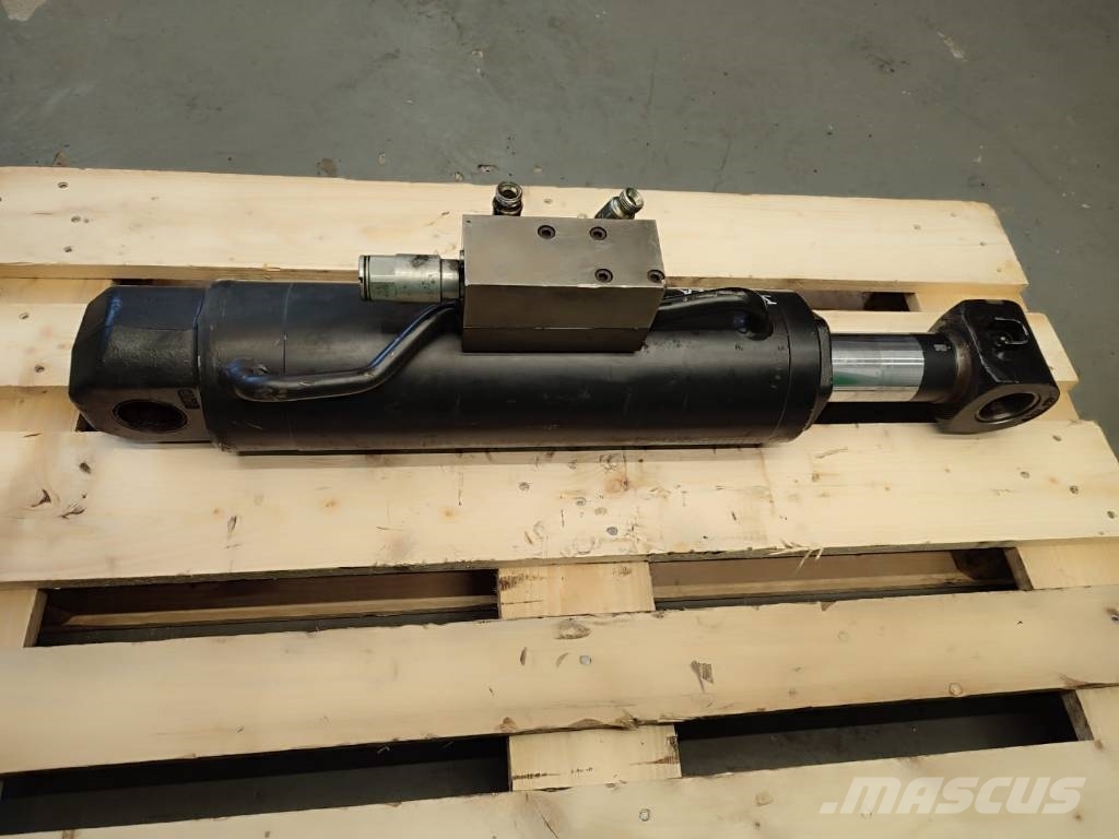 JCB 526 56 Valve 334/F8426 of the bucket tilt cylinder Hidraulikos įrenginiai