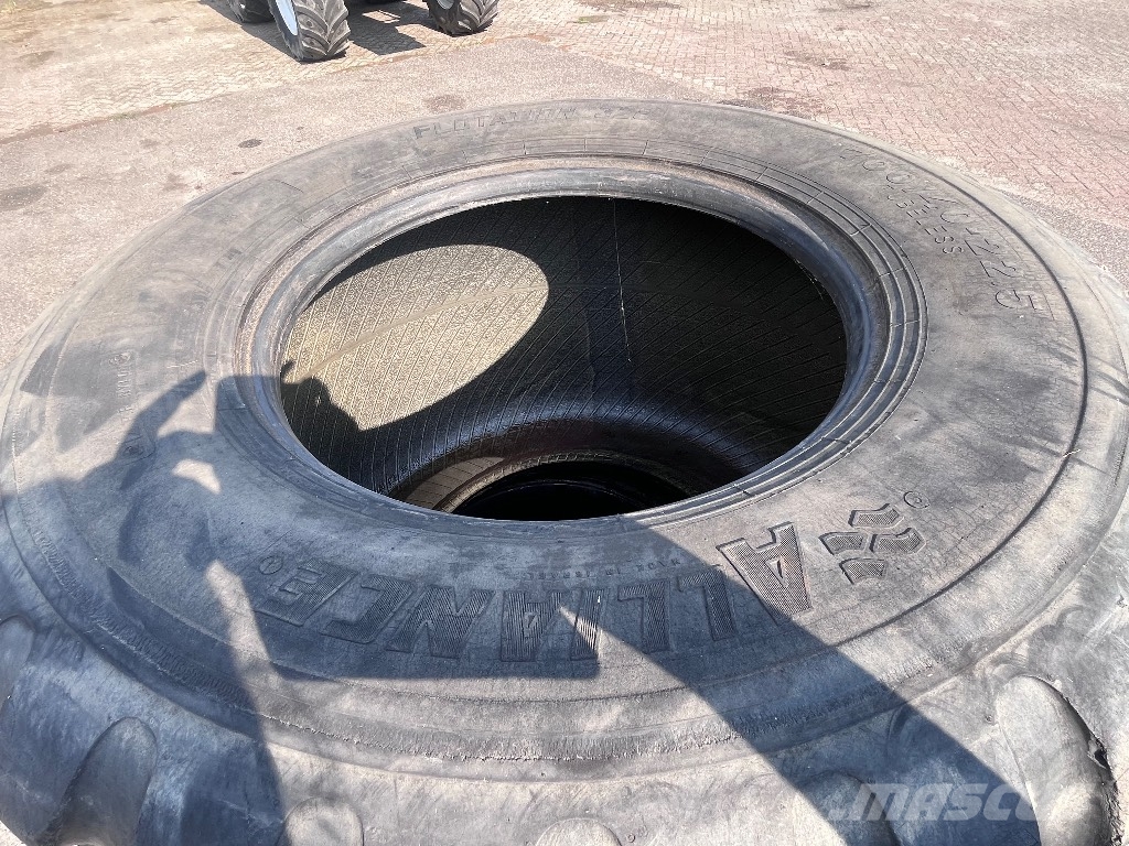 Alliance 700/40R22,5 الإطارات والعجلات والحافات