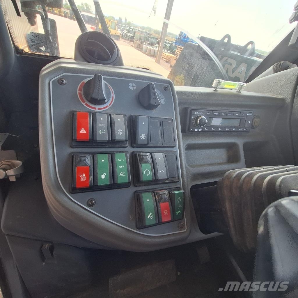 Kramer 457 Kmetijski teleskopski nakladalci