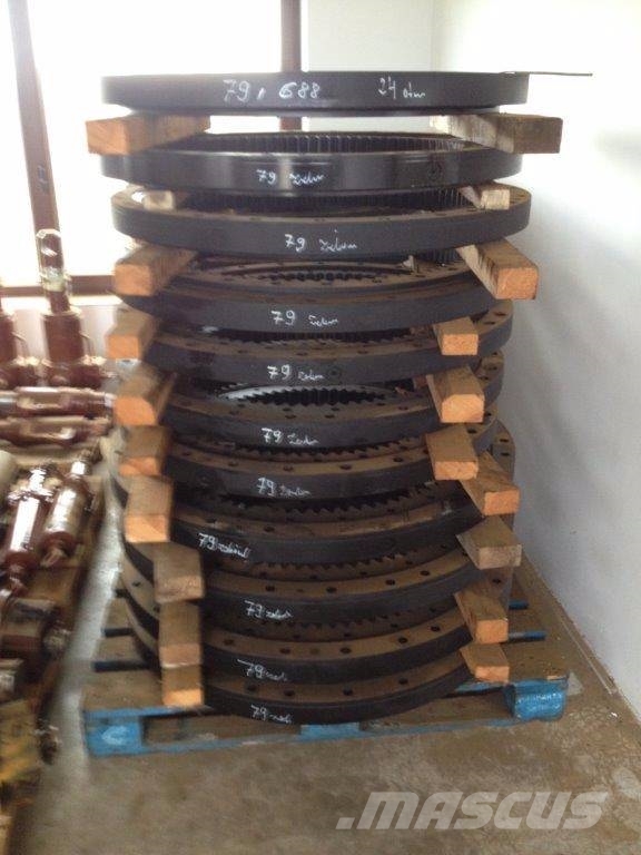 CASE Wieniec obrotu 688 788 888 988 Osovine