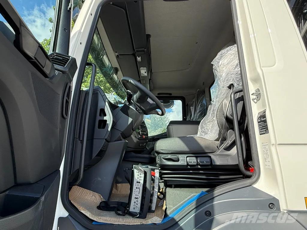 MAN TGM 18.320 MAN TGM 18.320 4x4 Hiab 228-4 Kran All-Terrain-Krane