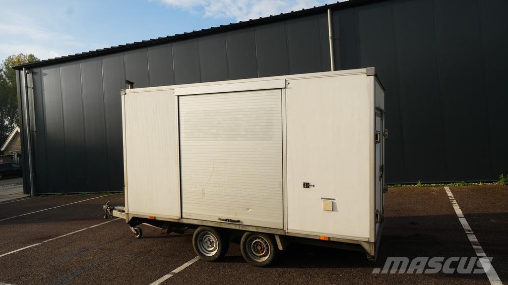 2 axle trailer with Atlas Copco XAHS37 compressor Furgons