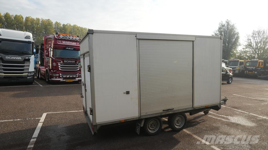 2 axle trailer with Atlas Copco XAHS37 compressor Furgons