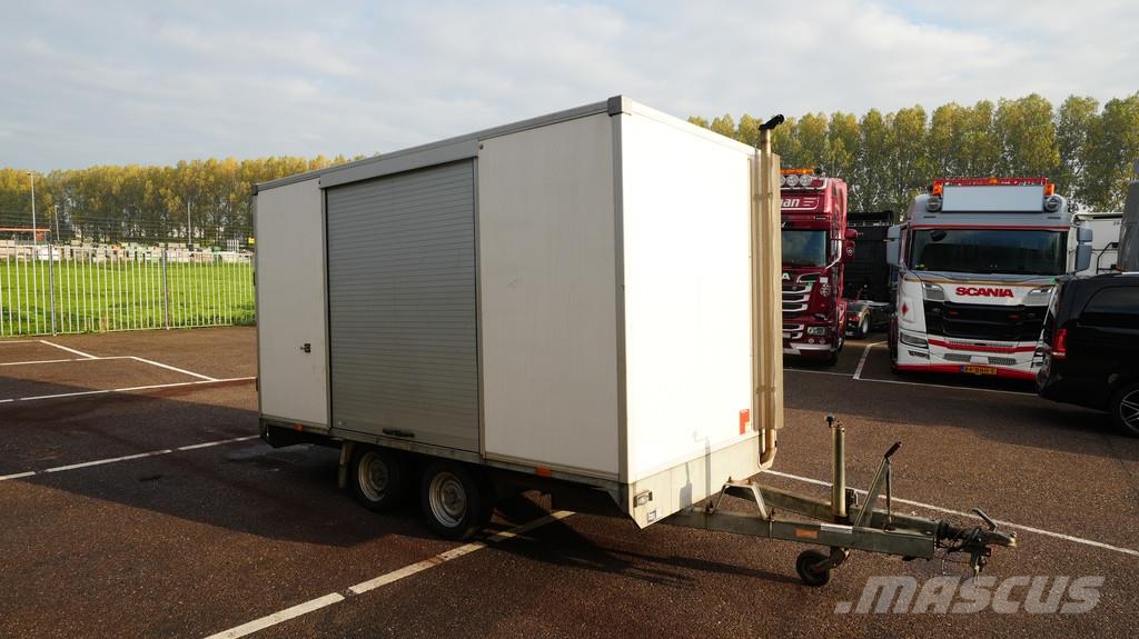 2 axle trailer with Atlas Copco XAHS37 compressor Furgons