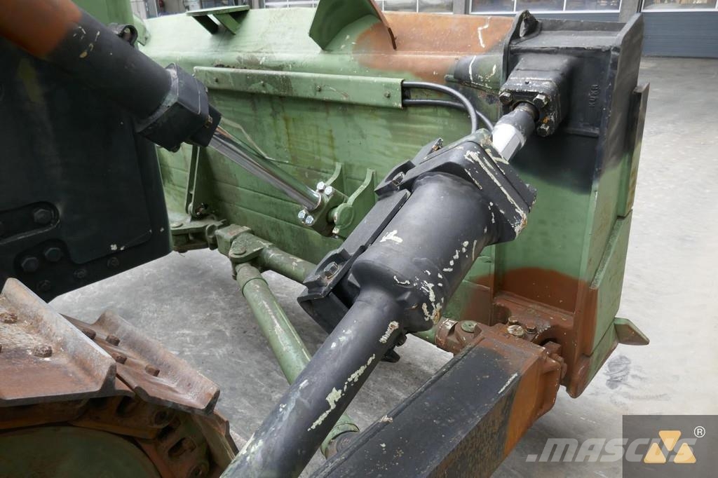 CAT D7G Ex-army Верижни булдозери