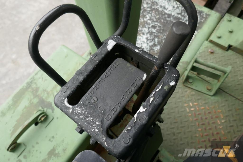 CAT D7G Ex-army Верижни булдозери