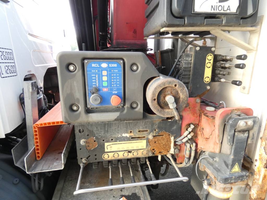 Scania P 360 クレーントラック、ユニック車
