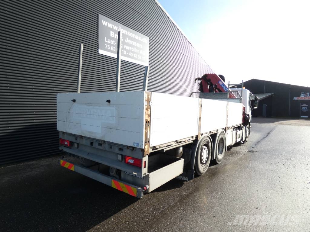 Scania P 360 クレーントラック、ユニック車