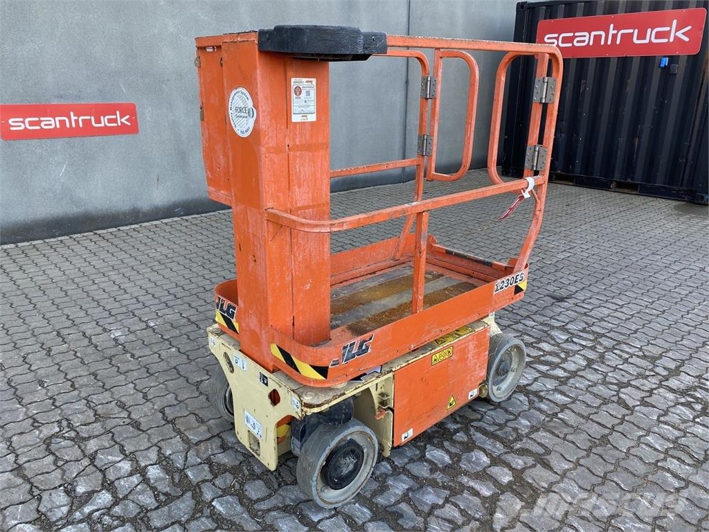 JLG 1230ES Henkilönostimet ja nostolaitteet