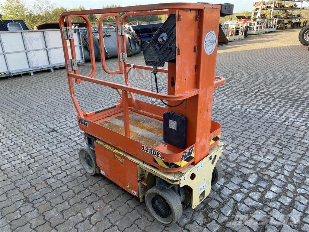 JLG 1230ES Henkilönostimet ja nostolaitteet
