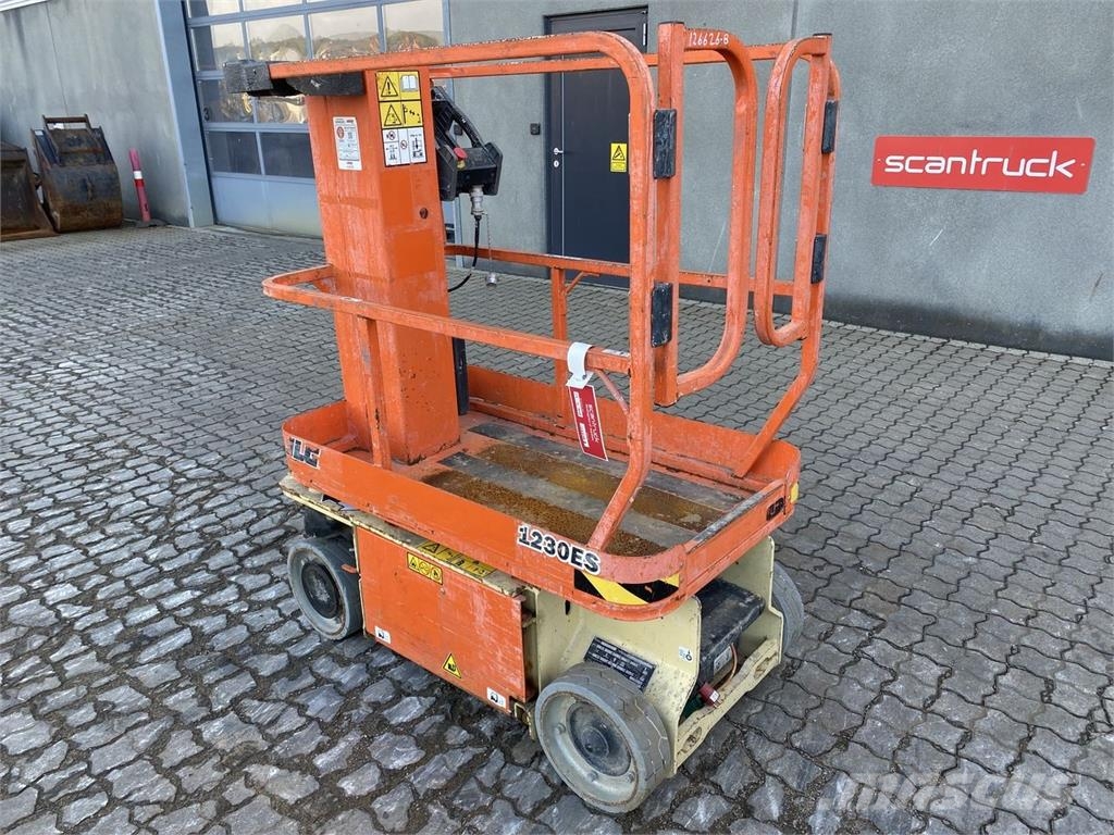 JLG 1230ES Henkilönostimet ja nostolaitteet
