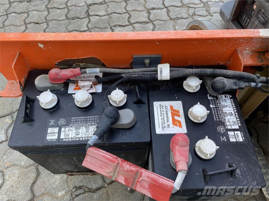 JLG 1230ES Henkilönostimet ja nostolaitteet