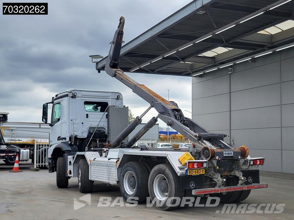 Mercedes-Benz Arocs 3251 8X4 25tons hooklift Retarder Steel susp Koukkulava kuorma-autot