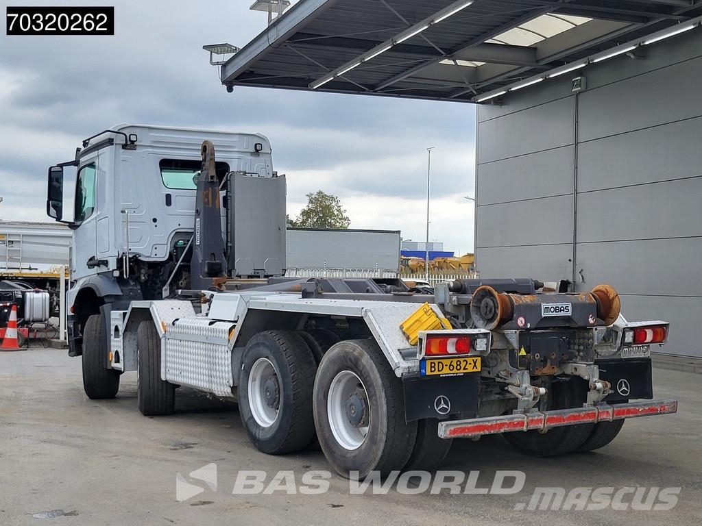 Mercedes-Benz Arocs 3251 8X4 25tons hooklift Retarder Steel susp Koukkulava kuorma-autot