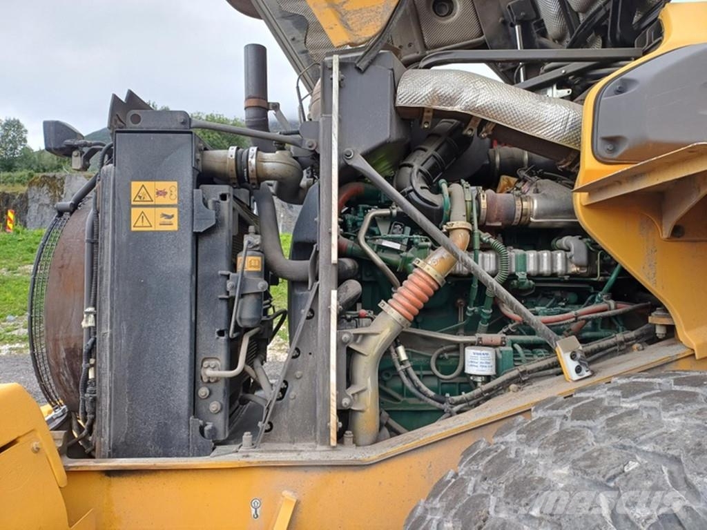 Volvo BM L70G Gumikerekes homlokrakodók