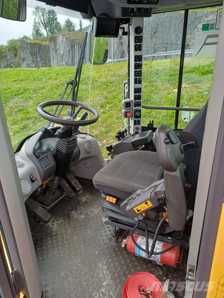 Volvo L70G Iekrāvēji uz riteņiem