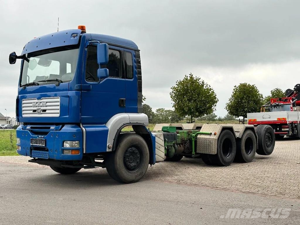 MAN TGA 35.480 8x4!! TRIPLE CHASSIS!! Camiones con chasís y cabina