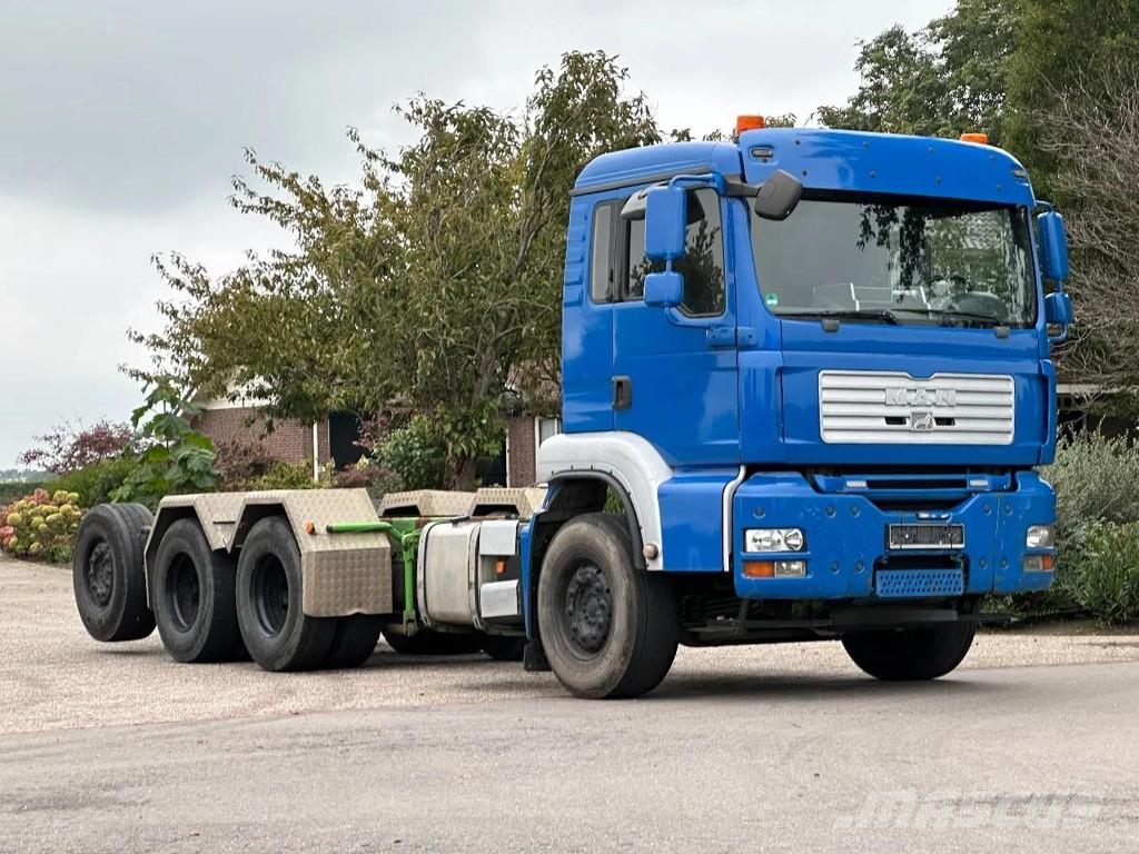 MAN TGA 35.480 8x4!! TRIPLE CHASSIS!! Camiones con chasís y cabina