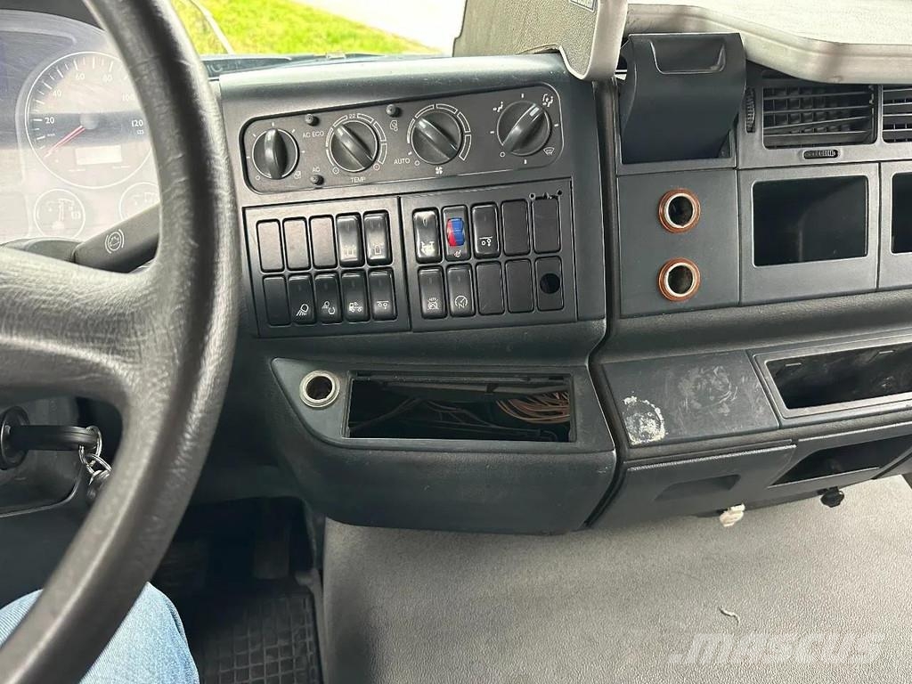 MAN TGA 35.480 8x4!! TRIPLE CHASSIS!! Camiones con chasís y cabina