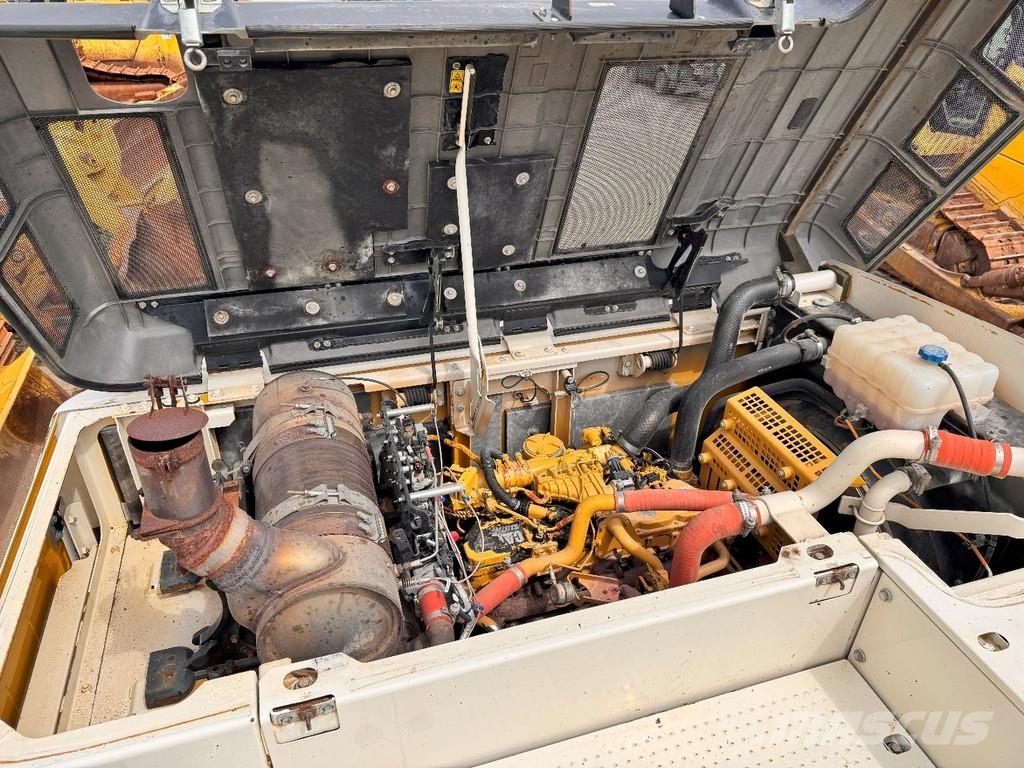 CAT 324 E . 履带挖掘机