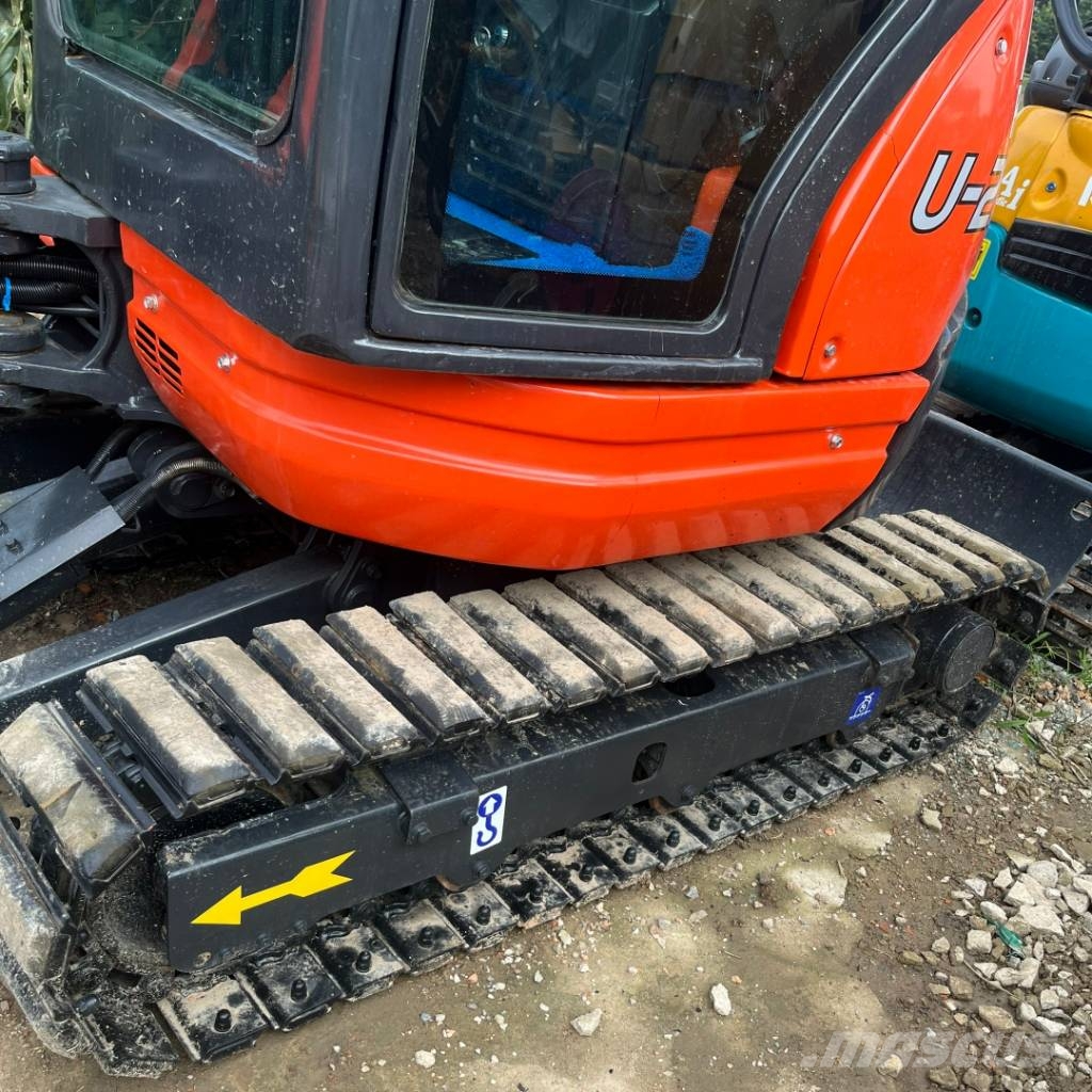 Kubota U 27 小型挖掘机