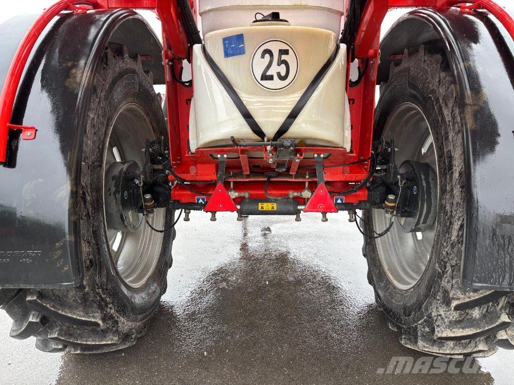 Kuhn Metris 4102 Trailed sprayers