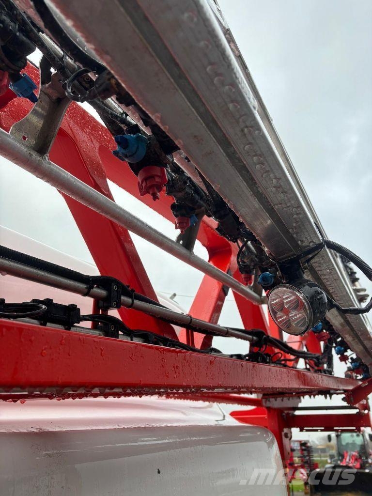 Kuhn Metris 4102 牵引式喷雾机